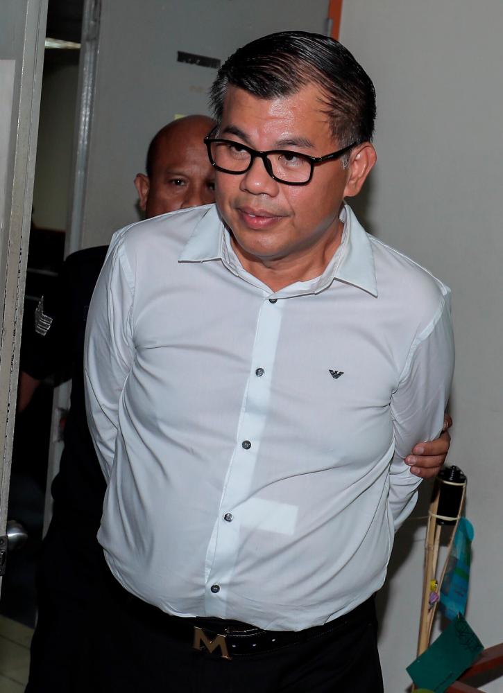 Polis Johor henti siasatan kes tipu Teddy Teow di Pekan Nanas Polis Johor henti siasatan kes tipu Teddy Teow di Pekan Nanas