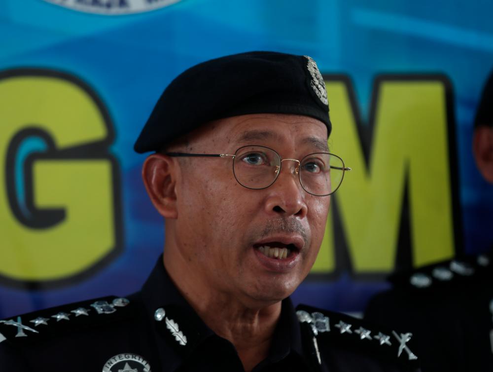 Polis Selangor terima 393 laporan berkaitan PRU15 sejak 5 Nov hingga semalam Polis Selangor terima 393 laporan berkaitan PRU15 sejak 5 Nov hingga semalam