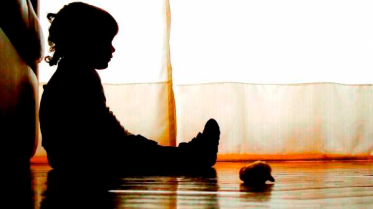 Polis tahan tiga individu disyaki dera kanak-kanak di Jempol Polis tahan tiga individu disyaki dera kanak-kanak di Jempol
