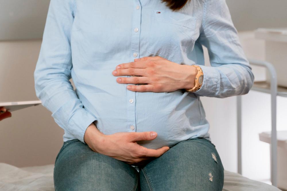 Pregnant woman denied re-entry to New Zealand offered refuge by Taliban Pregnant woman denied re-entry to New Zealand offered refuge by Taliban