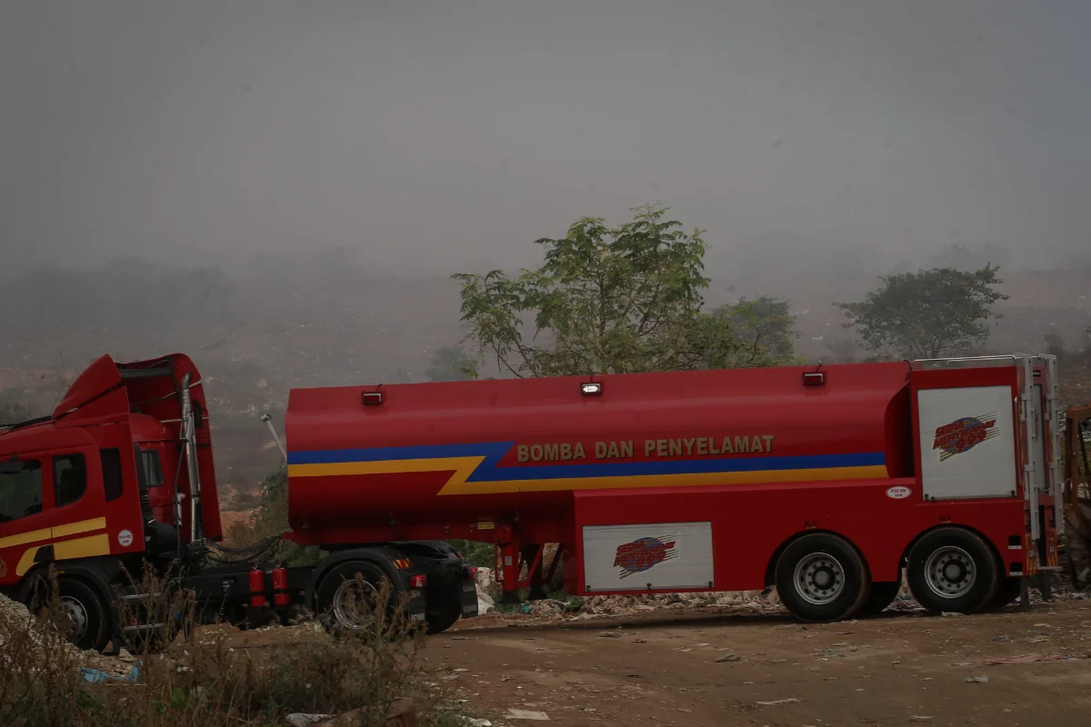 Pulau_Burung_landfill_on_fire_again Pulau Burung landfill on fire again