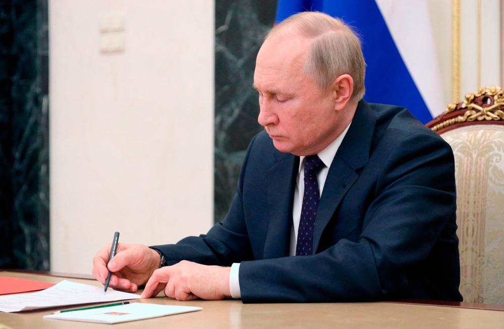 Putin says Russia to welcome volunteers from Middle East to fight Ukraine Putin says Russia to welcome volunteers from Middle East to fight Ukraine