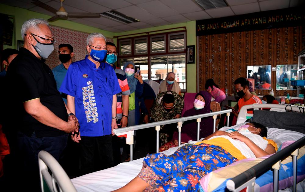 Rain or shine, pandemic or not, Khairyâs appeal in Anwar suit must proceed, says judge Rain or shine, pandemic or not, Khairyâs appeal in Anwar suit must proceed, says judge