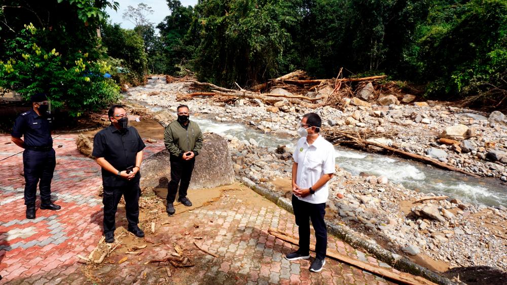 Raja Muda Kedah bekenan tinjau lokasi terjejas banjir tragedi kepala air Raja Muda Kedah bekenan tinjau lokasi terjejas banjir tragedi kepala air