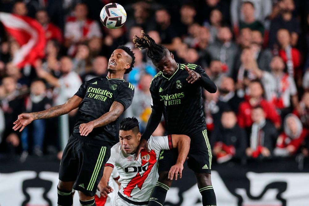 Real Madrid defeat leaves Barcelona top of La Liga
