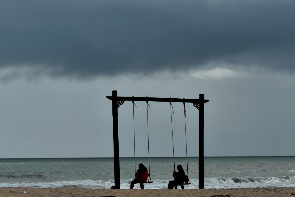 Red alert warning for districts in Kelantan, Terengganu, Pahang Red alert warning for districts in Kelantan, Terengganu, Pahang