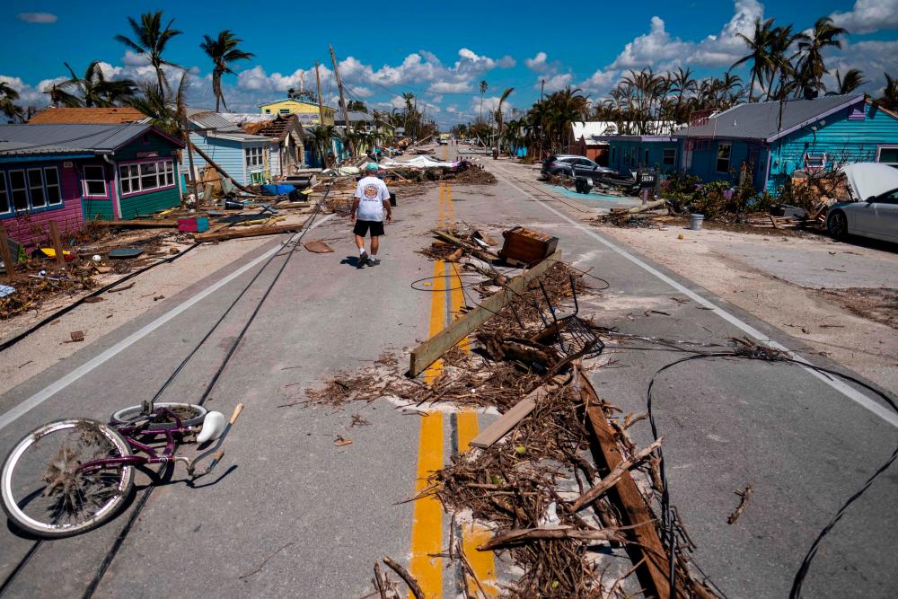 Rescue efforts continue as Florida takes stock of Hurricane Ian devastation