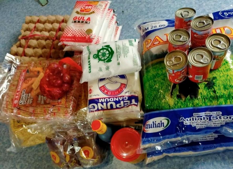 Residents under HSO among priority recipients of food basket aid in Kota Tinggi