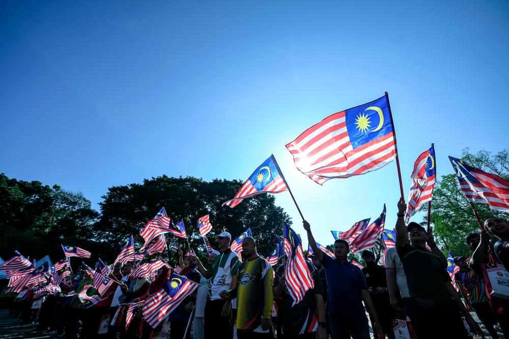 Response to fly Jalur Gemilang campaign still apathetic Response to fly Jalur Gemilang campaign still apathetic