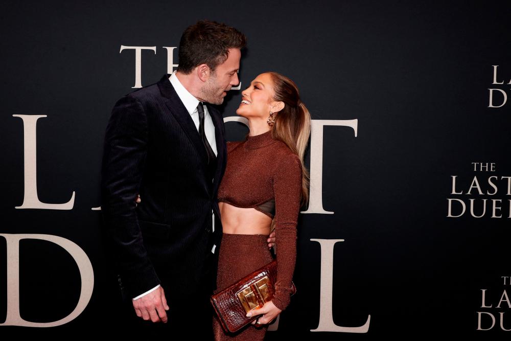 Reunited lovebirds Jennifer Lopez and Ben Affleck announce engagement Reunited lovebirds Jennifer Lopez and Ben Affleck announce engagement