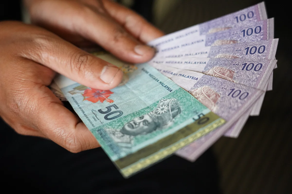 Ringgit_gains_as_oil_stabilises_after_IEA_supply_release