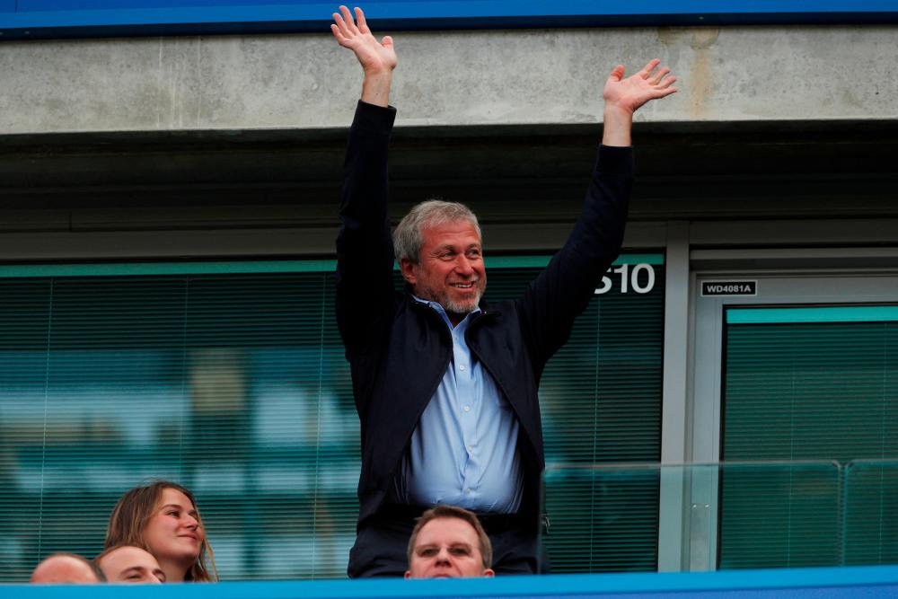Roman Abramovich gives Chelsea 'stewardship' to club's foundation