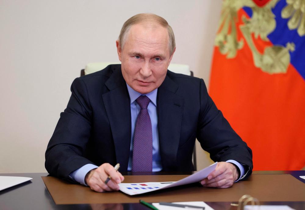 Russia bans oil exporters from adhering to Western price caps