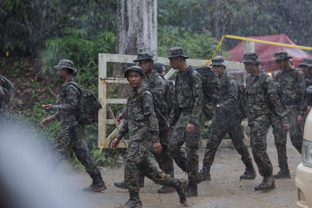 SAR to locate seven more Batang Kali landslide victims suspended: Police