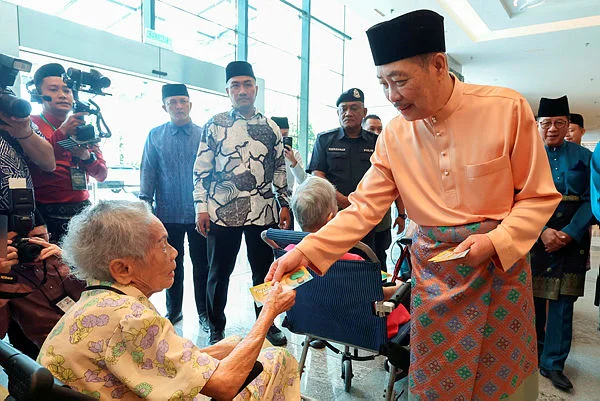 Sabah's Aidilfitri open house draws massive crowd of over 20,000