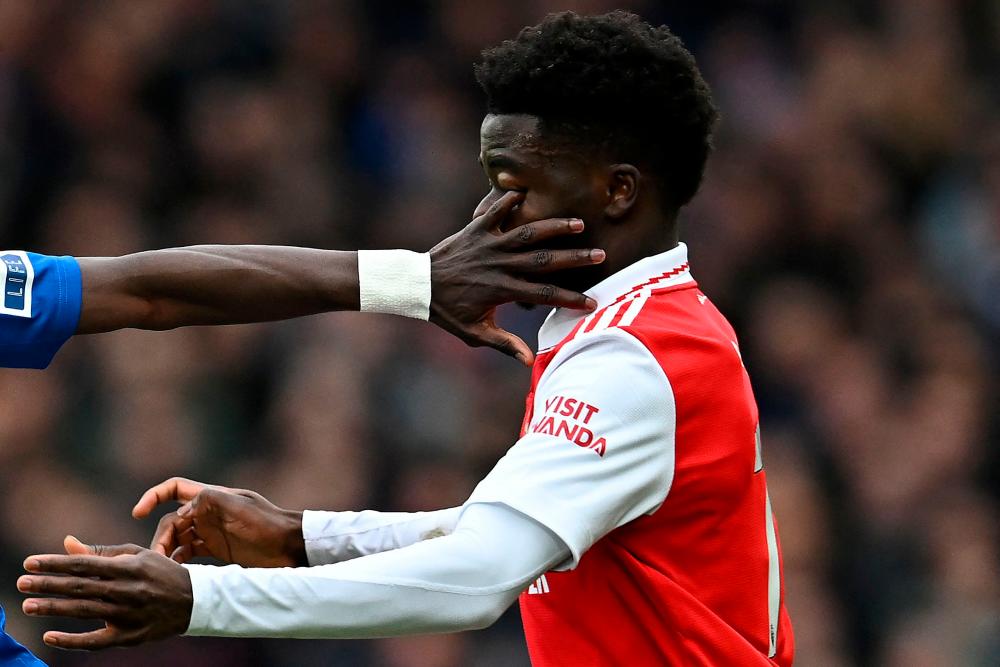 Saka used to getting ‘kicked and fouled’, admits Arsenal boss Arteta Saka used to getting ‘kicked and fouled’, admits Arsenal boss Arteta