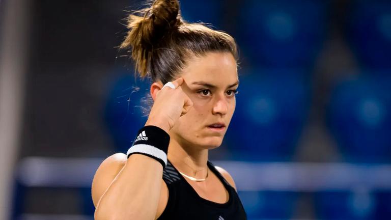 Sakkari defeats defending champion Swiatek to reach French Open semifinals Sakkari defeats defending champion Swiatek to reach French Open semifinals