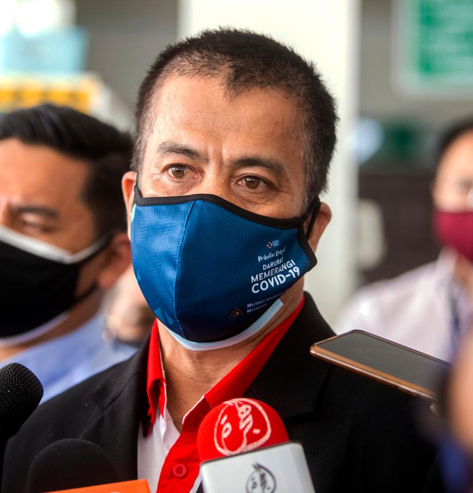 Sarawak to use helicopters to mobilise vaccination teams statewide â Abang Johari