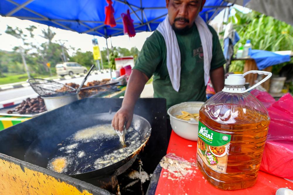 Say goodbye to cheap pisang goreng, keropok lekor after cooking oil price hike Say goodbye to cheap pisang goreng, keropok lekor after cooking oil price hike