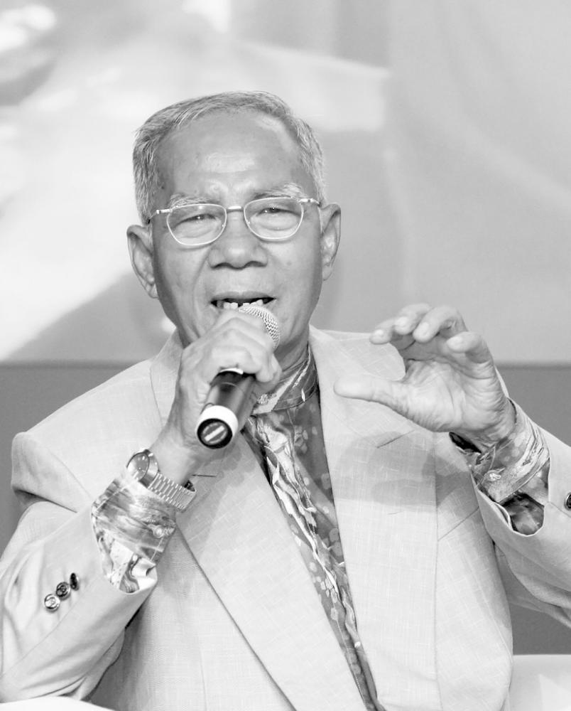 Selangor Sultan, Tengku Permaisuri extend condolences to family of late Jamali Shadat Selangor Sultan, Tengku Permaisuri extend condolences to family of late Jamali Shadat