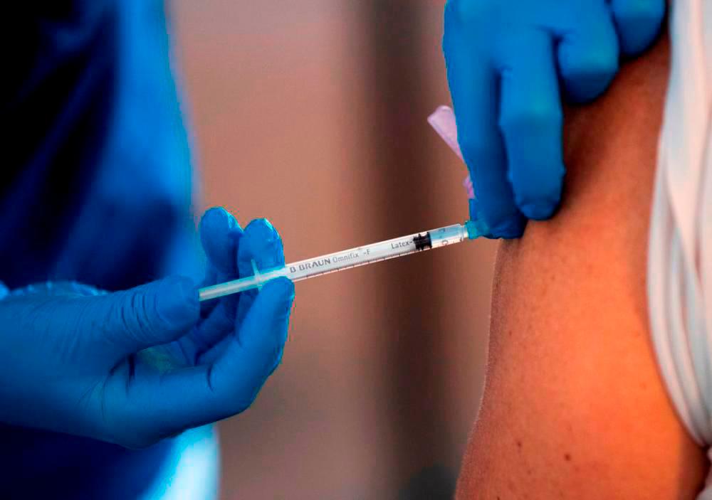 Selangor’s initiative to give free Covid-19 vaccine, booster doses to resume tomorrow