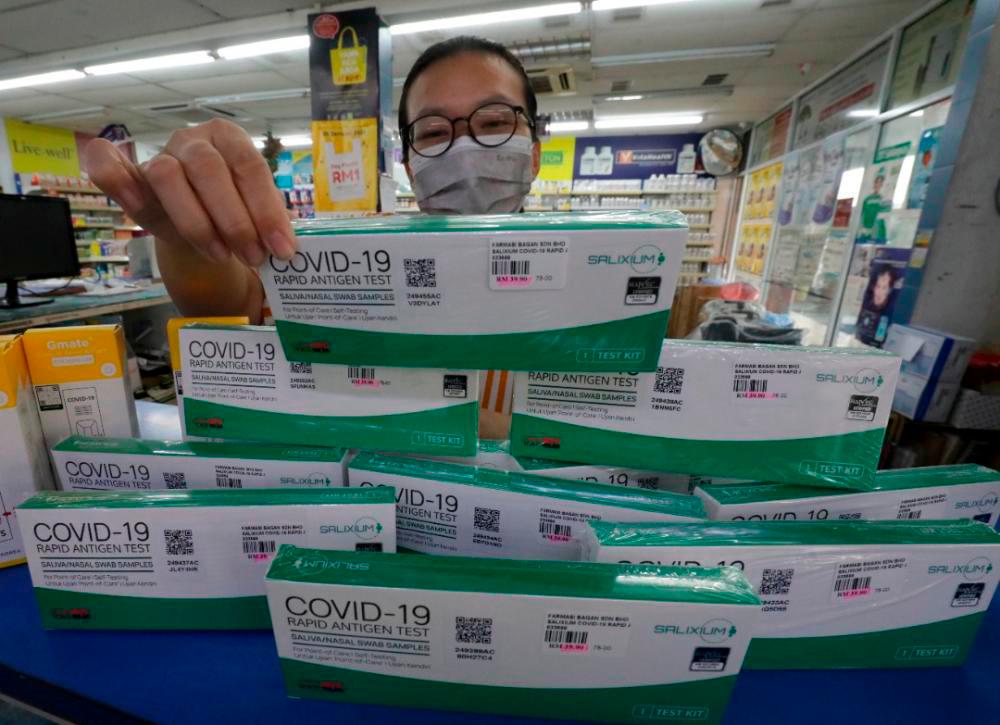 Senator calls for further lowering of ceiling price of Covid-19 self-test kits