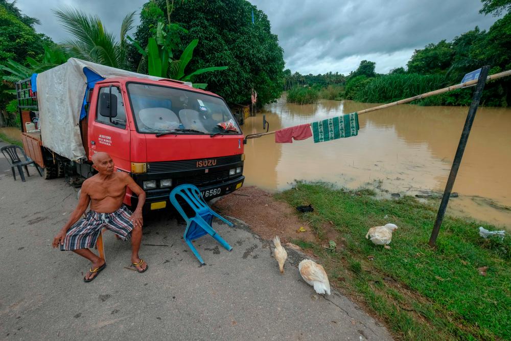 Senior citizen prefers to sleep in lorry to guard property Senior citizen prefers to sleep in lorry to guard property