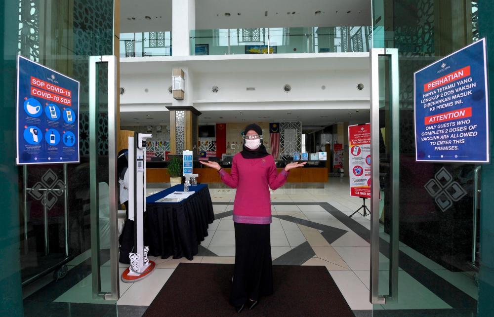 Senior lecturer who awarded RM46,000 contract to family members detained Senior lecturer who awarded RM46,000 contract to family members detained