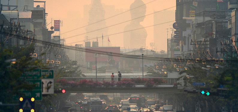 Smog blankets Bangkok and 42 provinces as air pollution hit unhealthy level