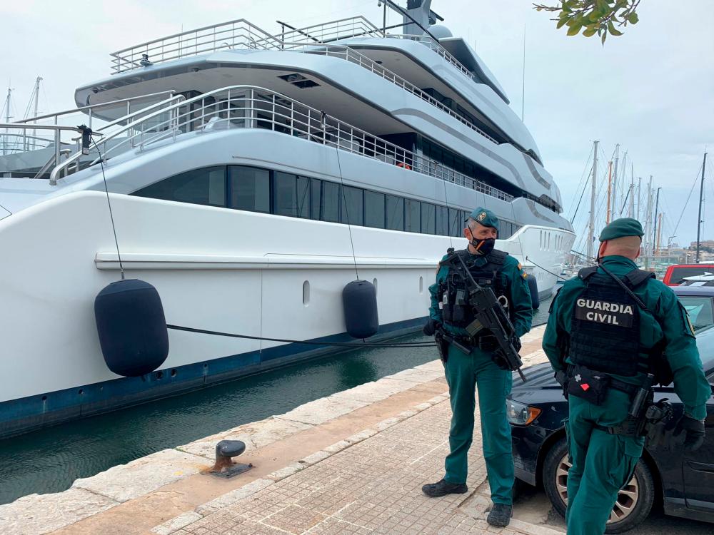 Spain seizes 12 bank accounts, 3 yachts, 23 properties belonging to Russians Spain seizes 12 bank accounts, 3 yachts, 23 properties belonging to Russians