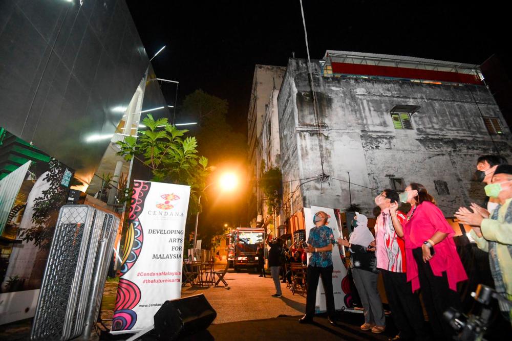 Star/KL Art Project to inspire people to rise from Covid-19