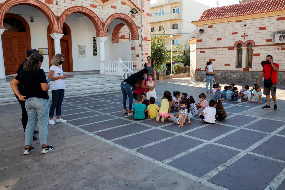Strong quake rattles island of Crete, some reports of damages