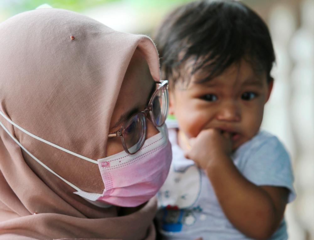 Suami selesai beli pakaian raya, bayar zakat fitrah - isteri Konstabel Norhalim