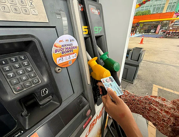 Subsidy slimdown: Govt eyes 200-litre RON95 limit, sources say
