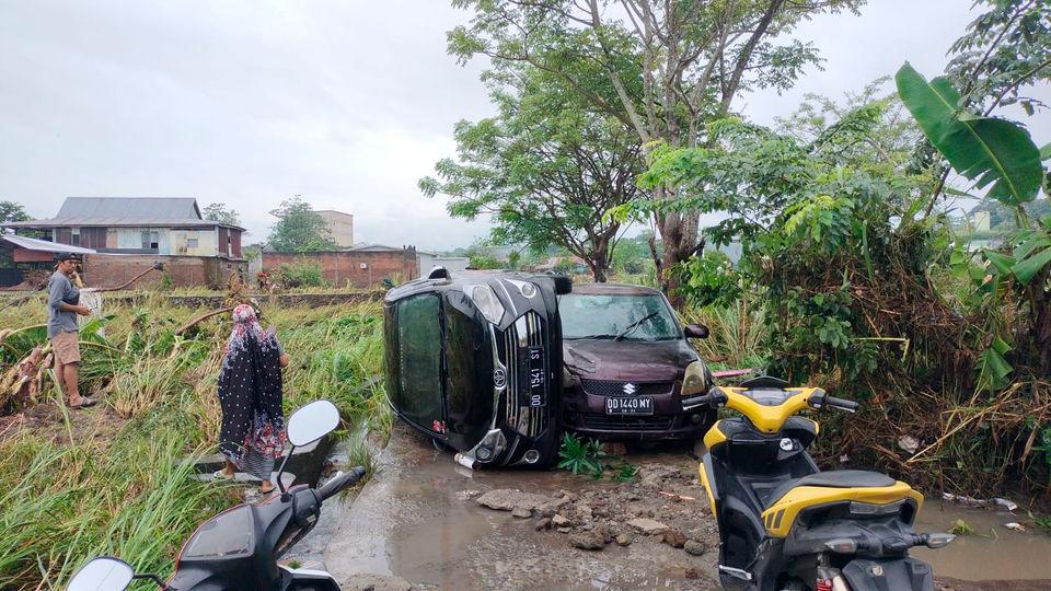 Sulawesi Selatan dilanda banjir kilat Sulawesi Selatan dilanda banjir kilat