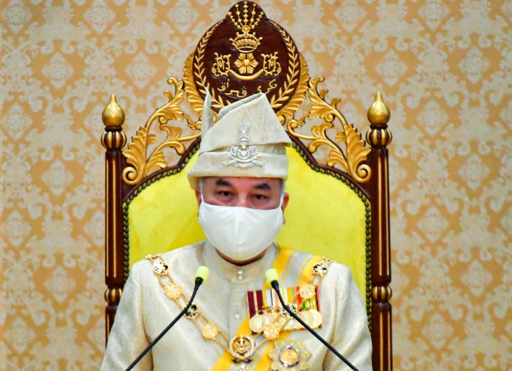 Sultan Nazrin receives business tithes from six companies Sultan Nazrin receives business tithes from six companies