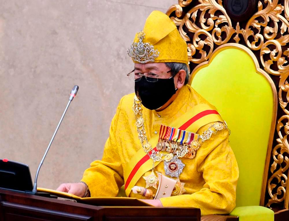 Sultan Selangor titah segera hentikan perbalahan dalam kalangan pemimpin politik Melayu Sultan Selangor titah segera hentikan perbalahan dalam kalangan pemimpin politik Melayu