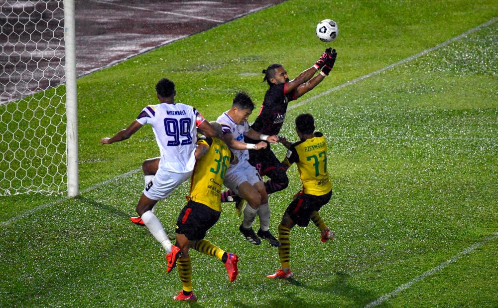 Super League: Fight for second spot to go down to the wire after Kedah drop points against UiTM Super League: Fight for second spot to go down to the wire after Kedah drop points against UiTM