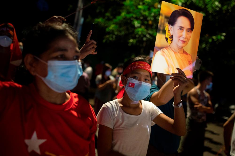 Suu Kyiâs party confident as unofficial Myanmar vote tally shows lead