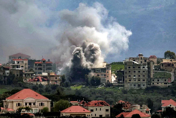 TOPSHOTS-TOPSHOT-LEBANON-ISRAEL-IRAN-US-WAR Israeli strikes hit Beirut neighbourhoods, apartment block