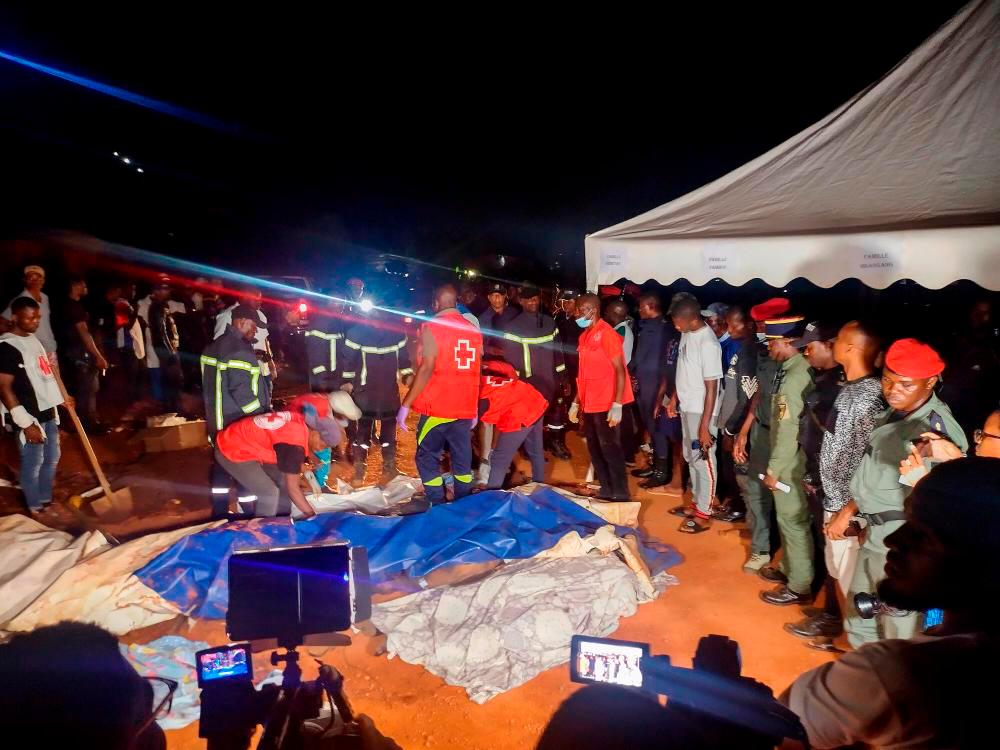Tanah runtuh di Cameroon ragut sekurang-kurangnya 11 nyawa Tanah runtuh di Cameroon ragut sekurang-kurangnya 11 nyawa