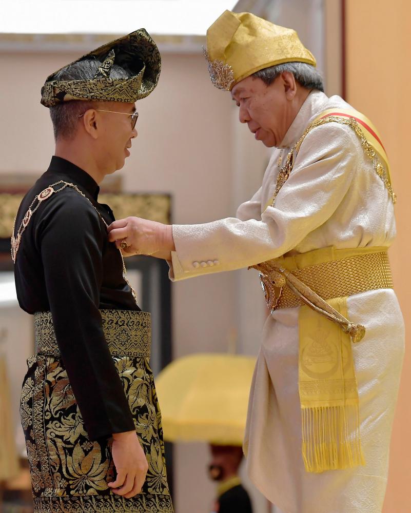 Tengku Zafrul dahului 104 penerima darjah kebesaran, pingat negeri Selangor