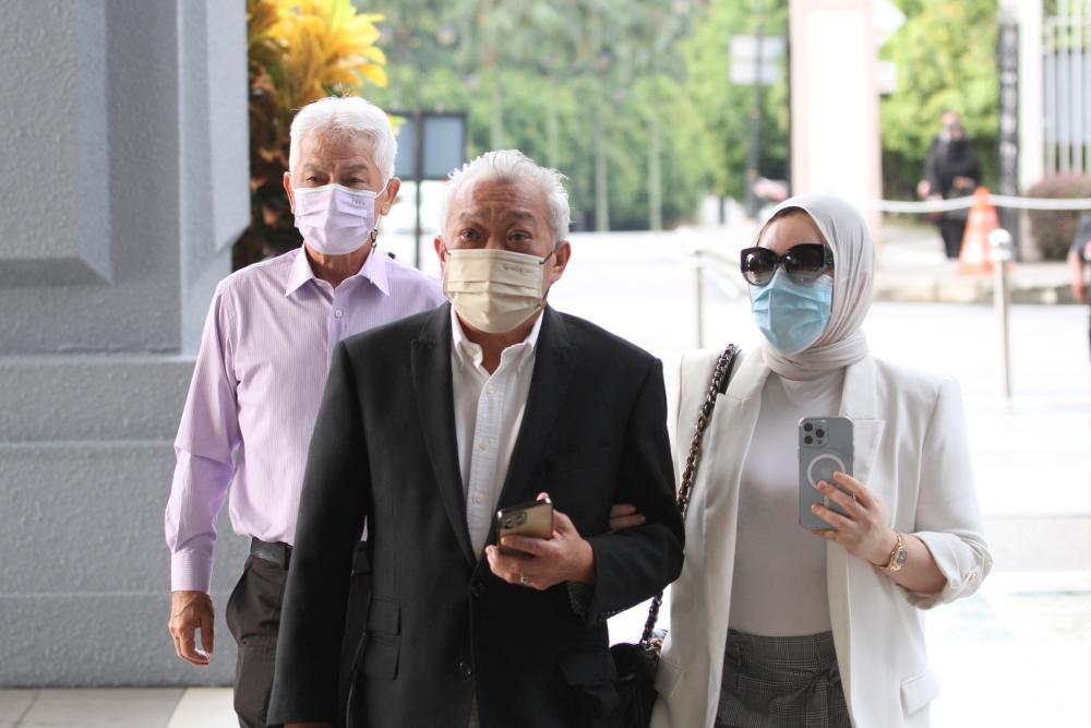 Terdapat konspirasi untuk kenakan Bung Moktar and Zizie Izette: Saksi