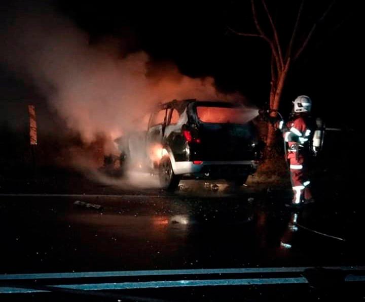 Three killed, three hurt in two-vehicle crash in Sitiawan Three killed, three hurt in two-vehicle crash in Sitiawan