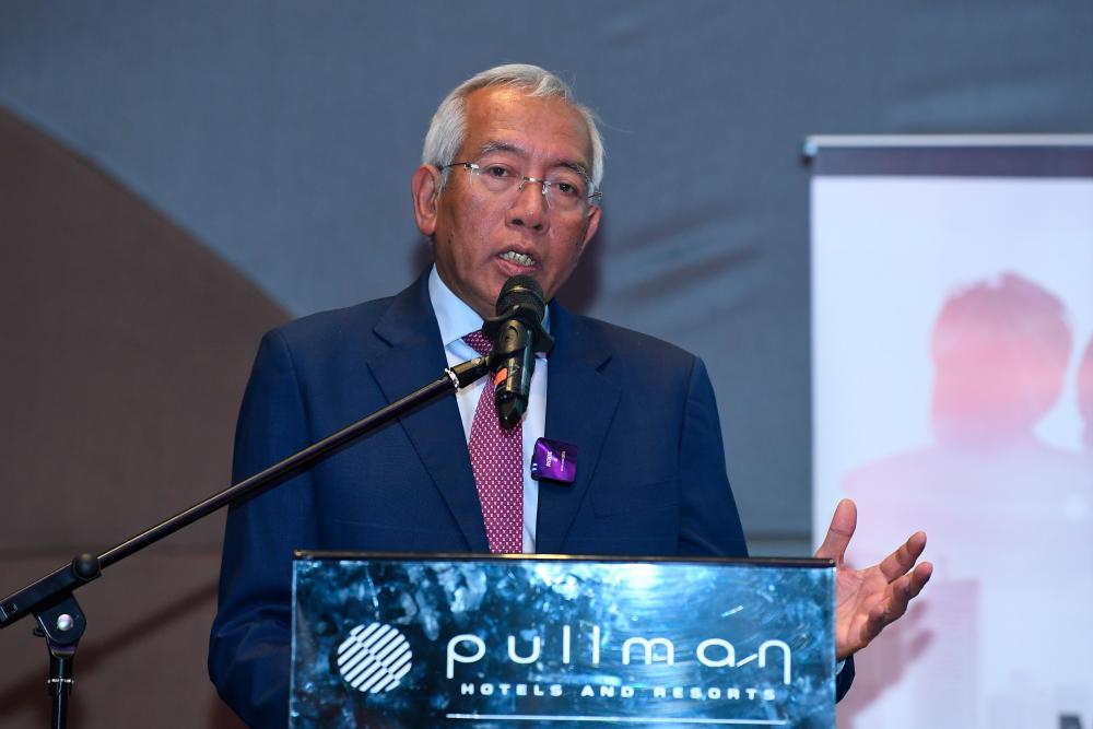 Tidak wujud desakan pecat Ahli Parlimen Bera dari pimpinan parti: Mahdzir Tidak wujud desakan pecat Ahli Parlimen Bera dari pimpinan parti: Mahdzir