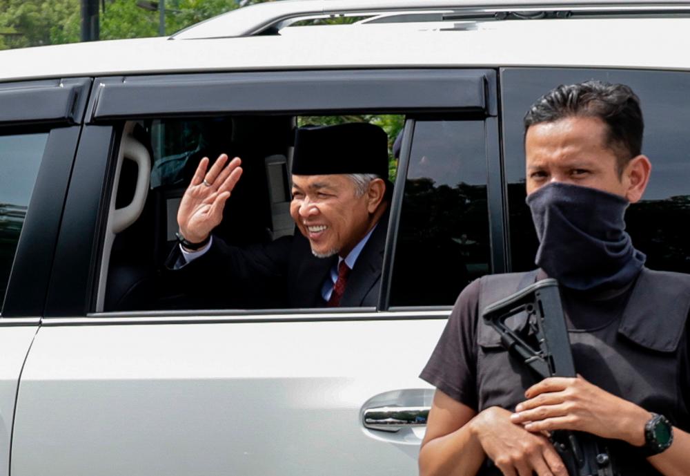 Tiga pemimpin tertinggi BN tiba di Istana Negara