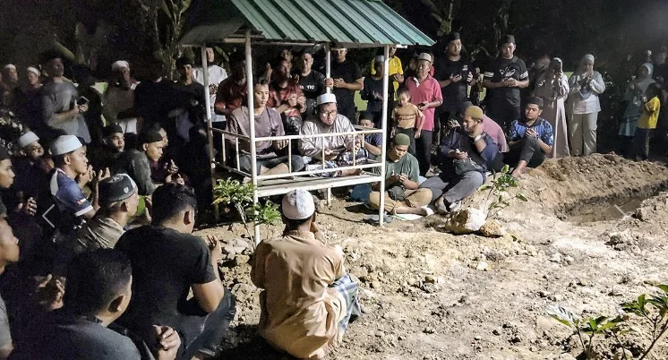 Tragic_Merbok_murder_victims_laid_to_rest_in_Sungai_Petani Tragic Merbok murder victims laid to rest in Sungai Petani