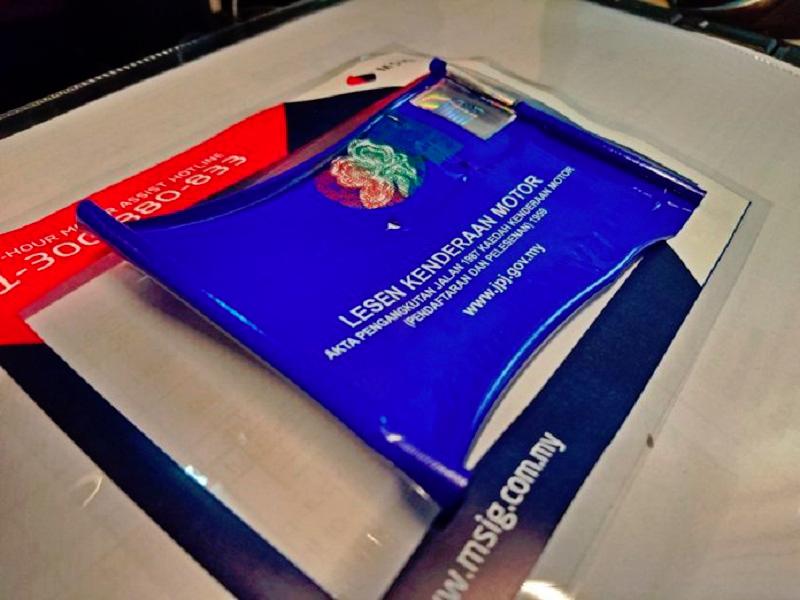Transport Minister Anthony Loke Gives Assurance Of ‘Big Change’ To Roadtax Stickers in 2023 Transport Minister Anthony Loke Gives Assurance Of ‘Big Change’ To Roadtax Stickers in 2023