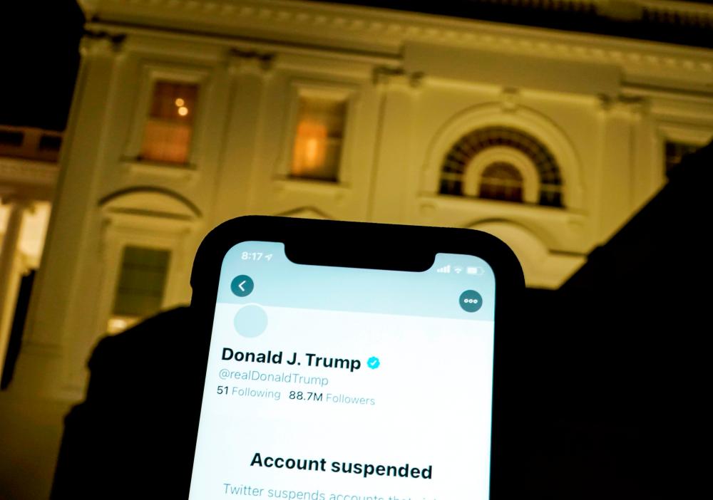 Trump asks US judge to force Twitter to restart his account Trump asks US judge to force Twitter to restart his account