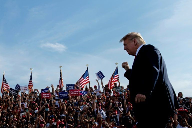 Trump stumps in Florida, Georgia, countering signs of Democratic surge Trump stumps in Florida, Georgia, countering signs of Democratic surge